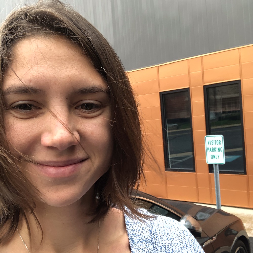 Meet your Posher, Caitlin